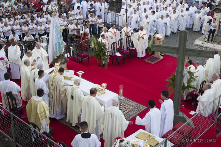 Cerimonia de posse do Bispo Diocesano de São João del rei - Do