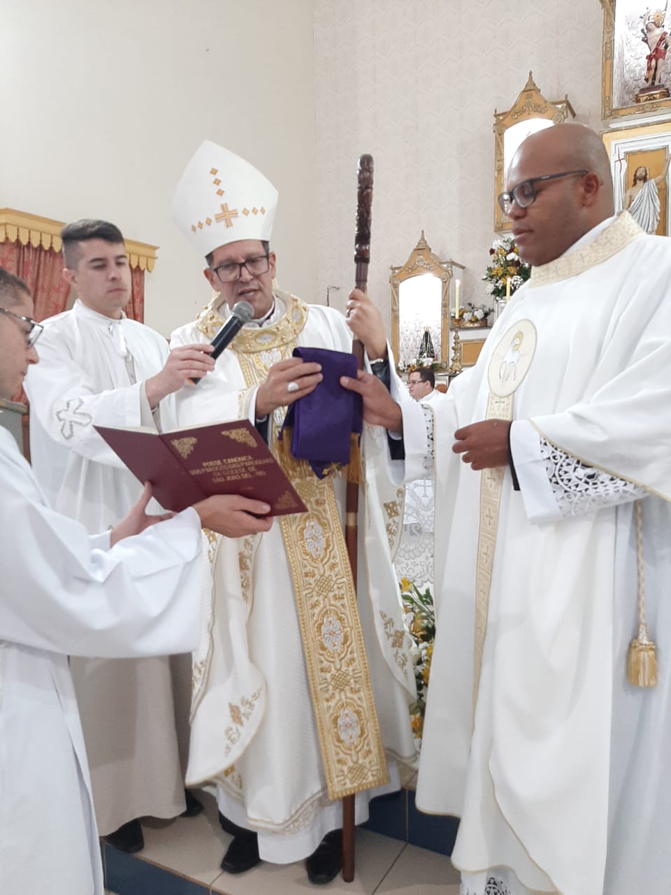 64eb6904-ed49-4dfb-93dd-0e0cc14a556d