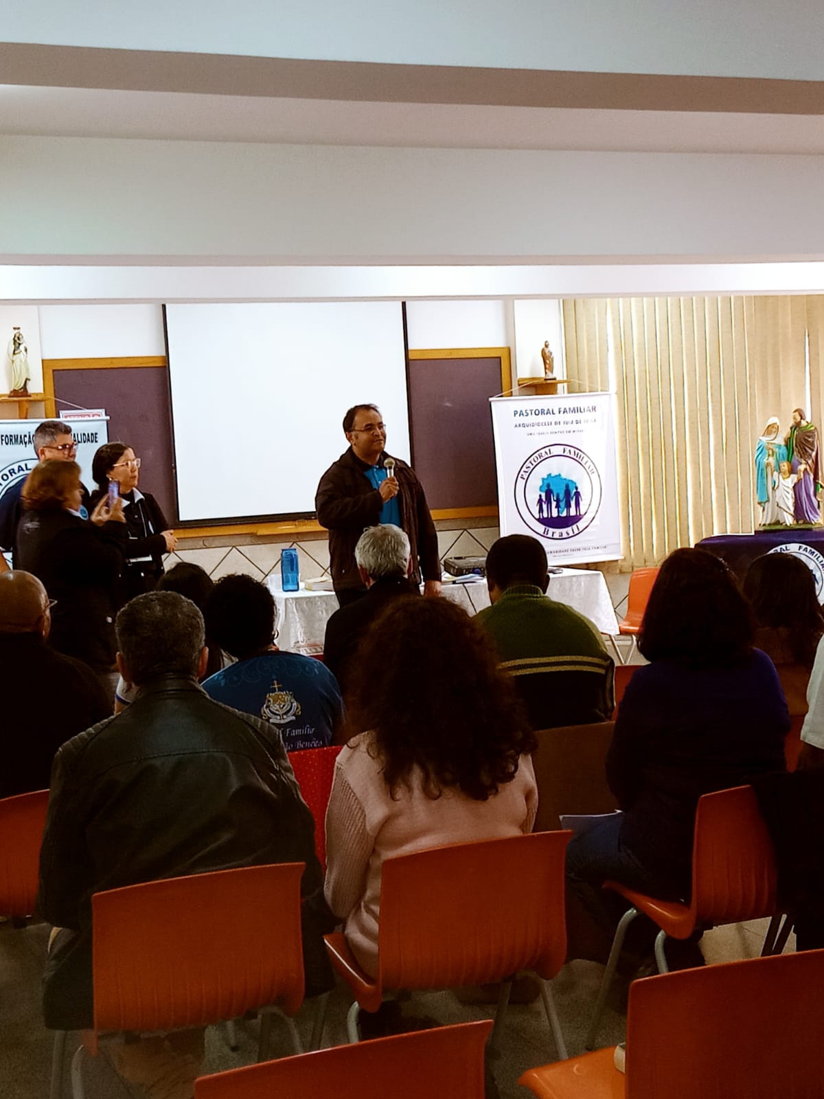 1afca284-b094-42f1-b215-05bde383d943