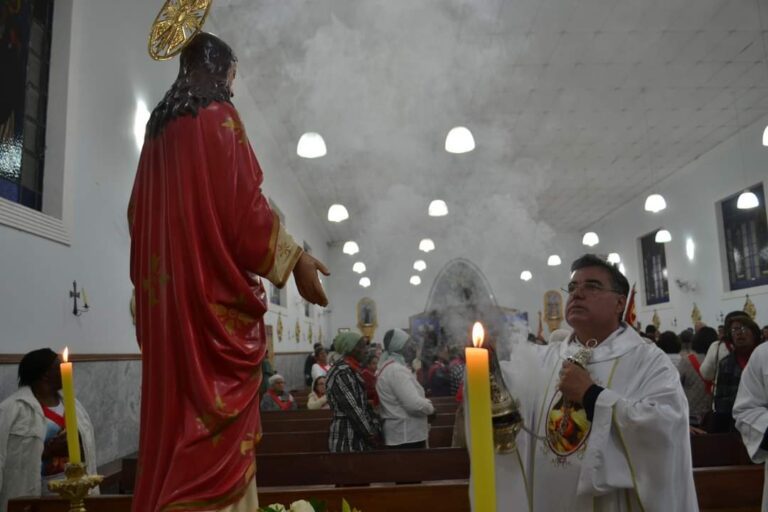 d922c2b1-9541-4e17-8ee9-535e20d5ff58