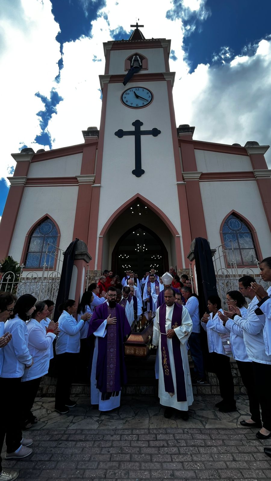 37B03E76-4666-421F-ABAC-2D7F1AB0E00F