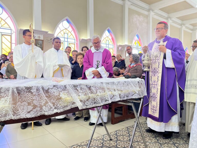 945CE74C-74C8-4884-BFBF-175C524A760C