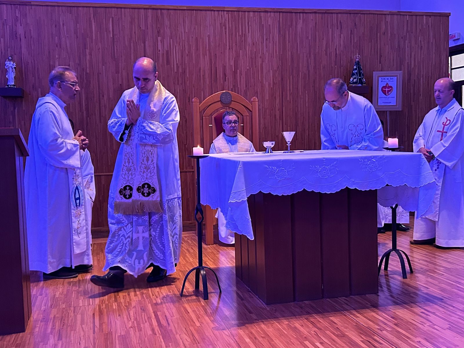 D1C3E9E4-7A74-44E7-B309-FD6AA39F279B