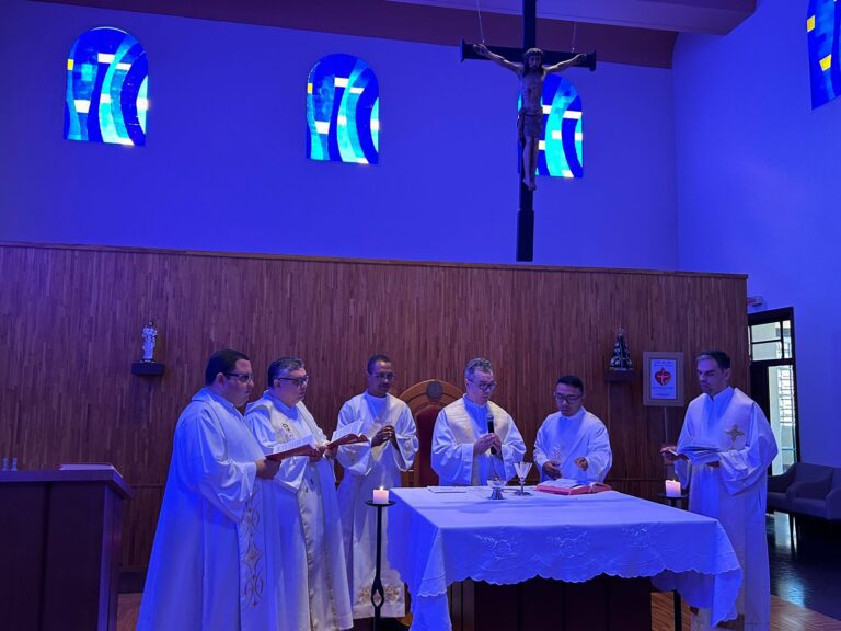 F5A29596-1E8D-4A92-A743-39AC705852E3