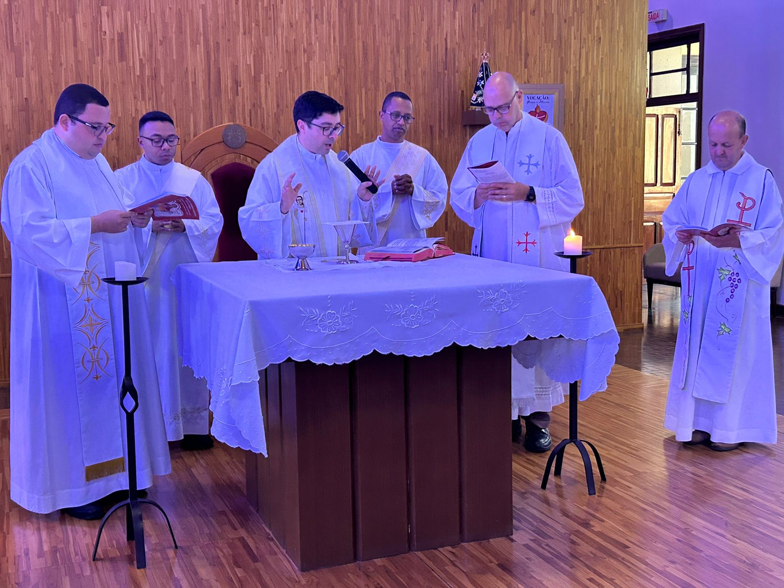 FC44B12B-2FD1-4B09-B1A5-77324C47416A