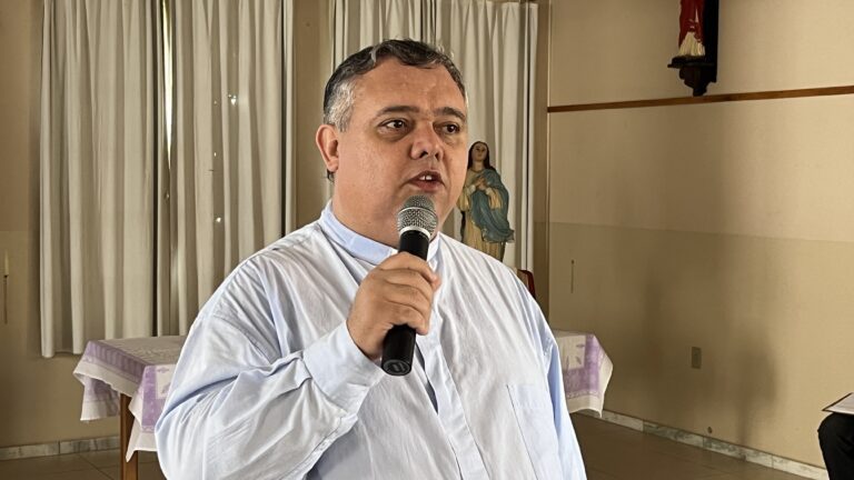 257C996A-3B11-4270-B60A-21F040A0382B