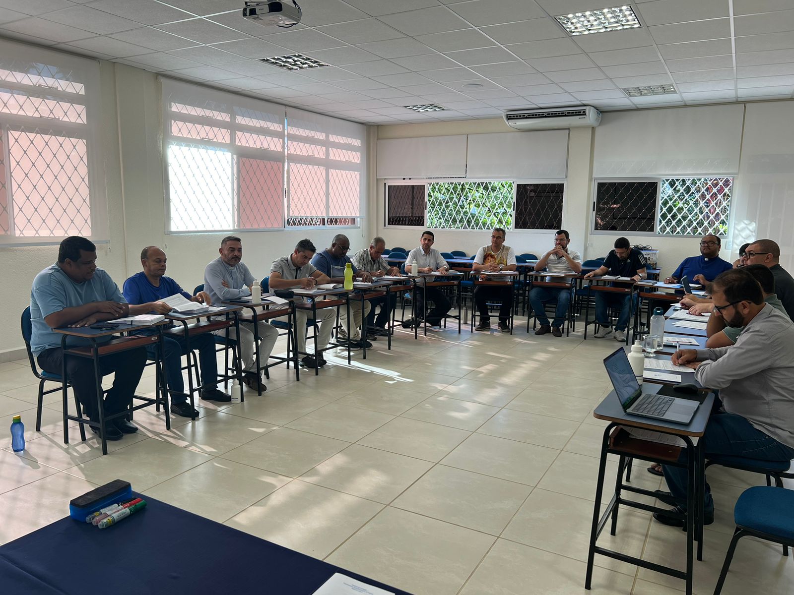 85a7054d-0b79-407b-a06e-a0f37de8c261