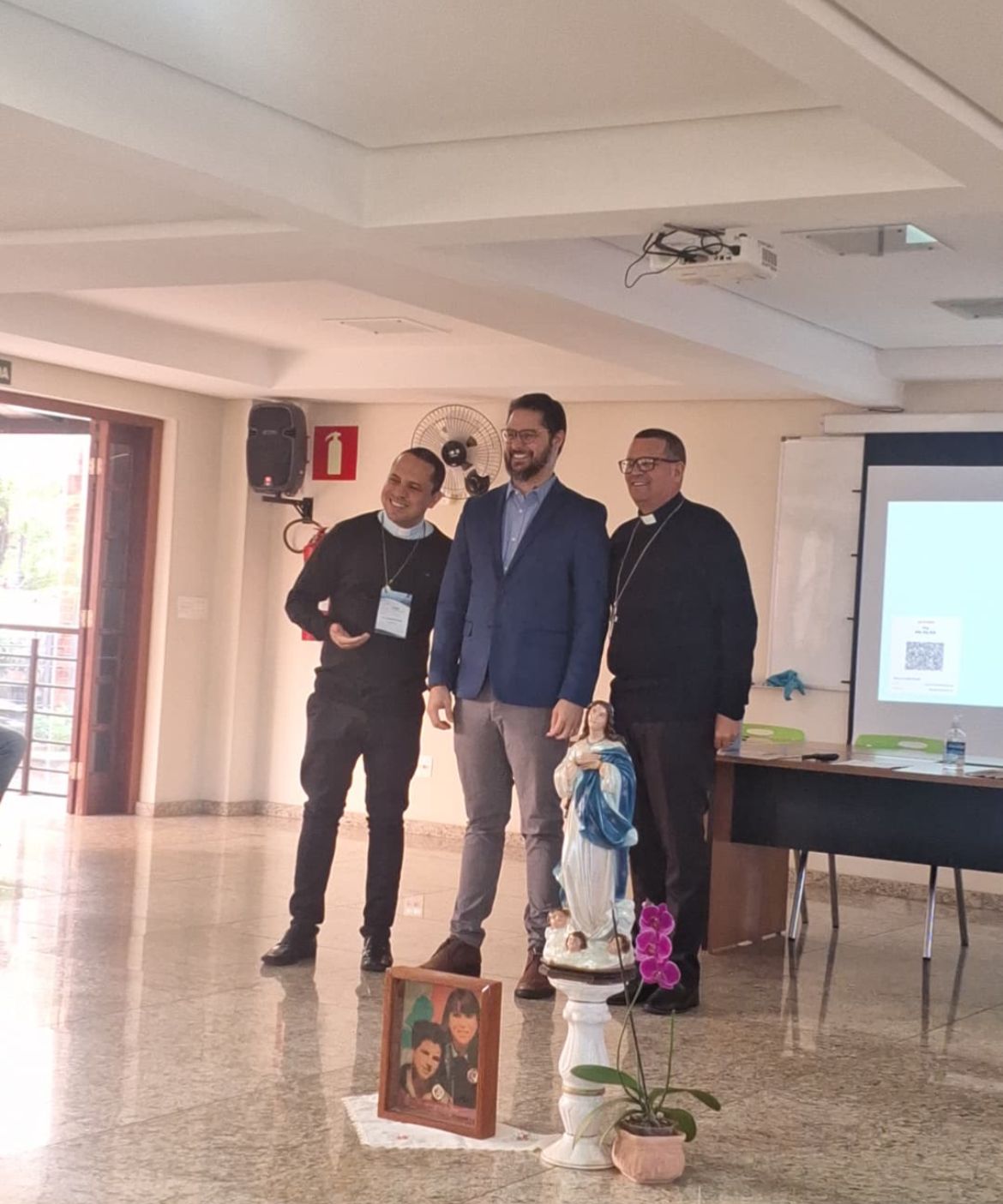 ad0713a8-8f03-412d-8c48-18d217856dff