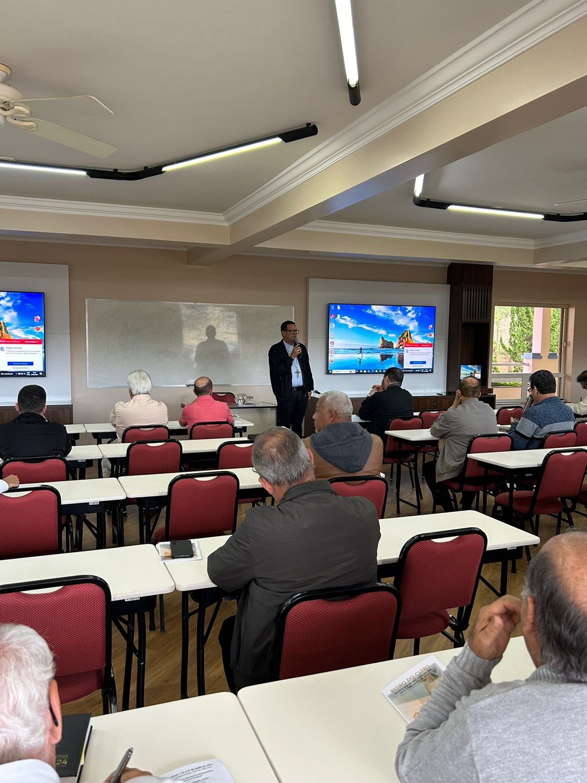 c60b51c6-2137-4eb8-8f4d-eb1e2fc75904