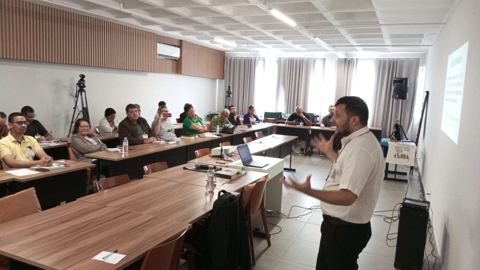 2930b471-b22e-42c1-80e4-7d32075974db