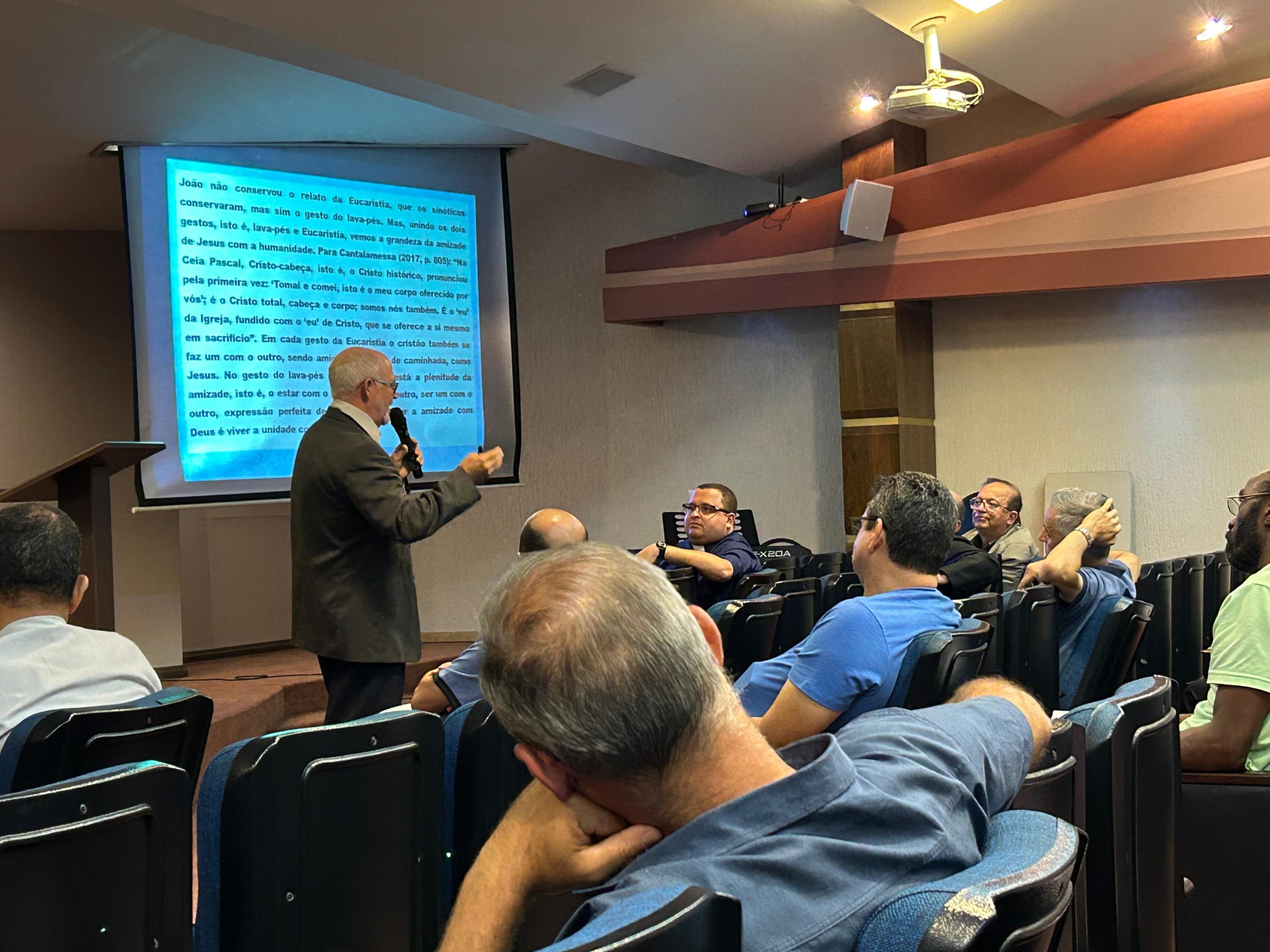 611baf8b-7e9b-4250-b28b-ec42540cc201