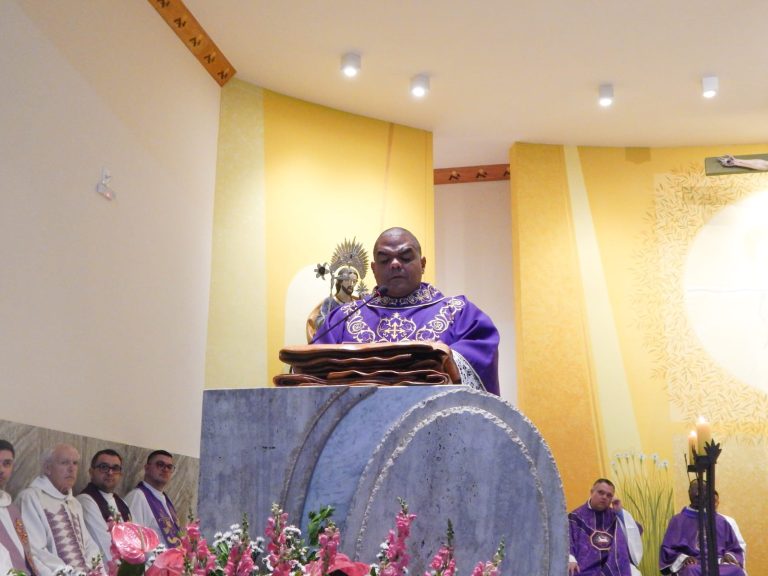 5f25834e-8e8f-4603-aa48-ecf70f12e4c9