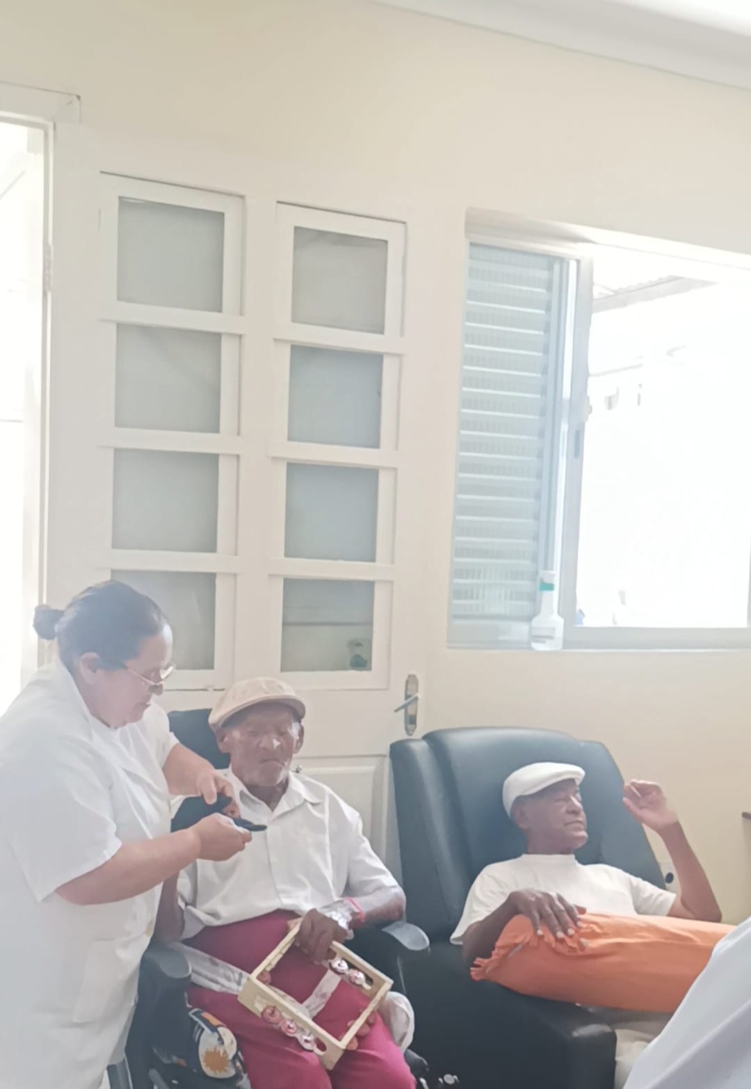 b0c92b76-8e6e-4e74-b906-0c39f048305a