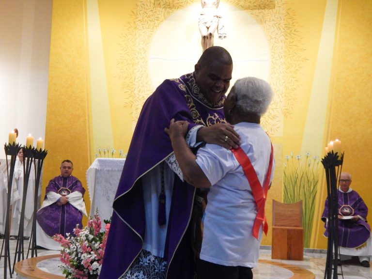 e6a886b4-f6e0-4f40-83ea-f00326e56a3a