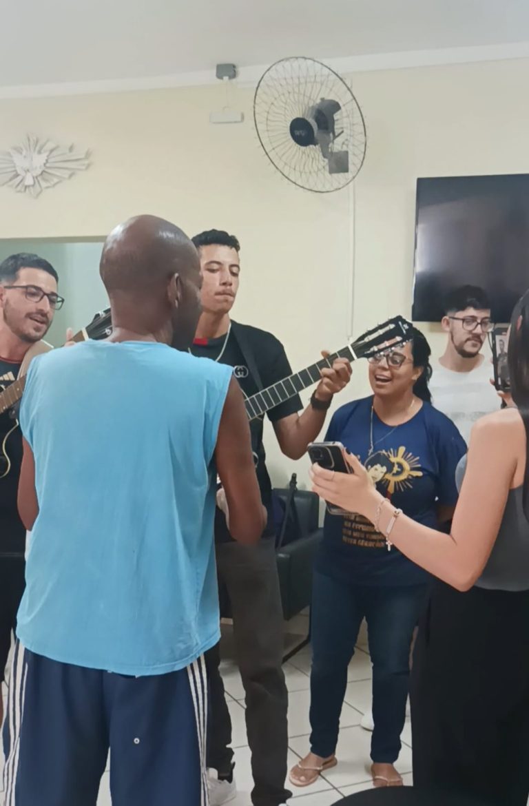 f8304743-cf93-49c3-8f4c-a81d21068456