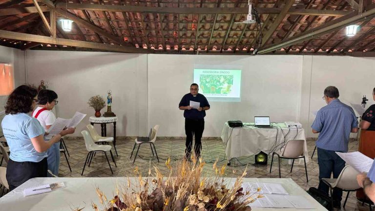 fdc40da8-b4e5-4b93-b0f8-d28c92cbc498