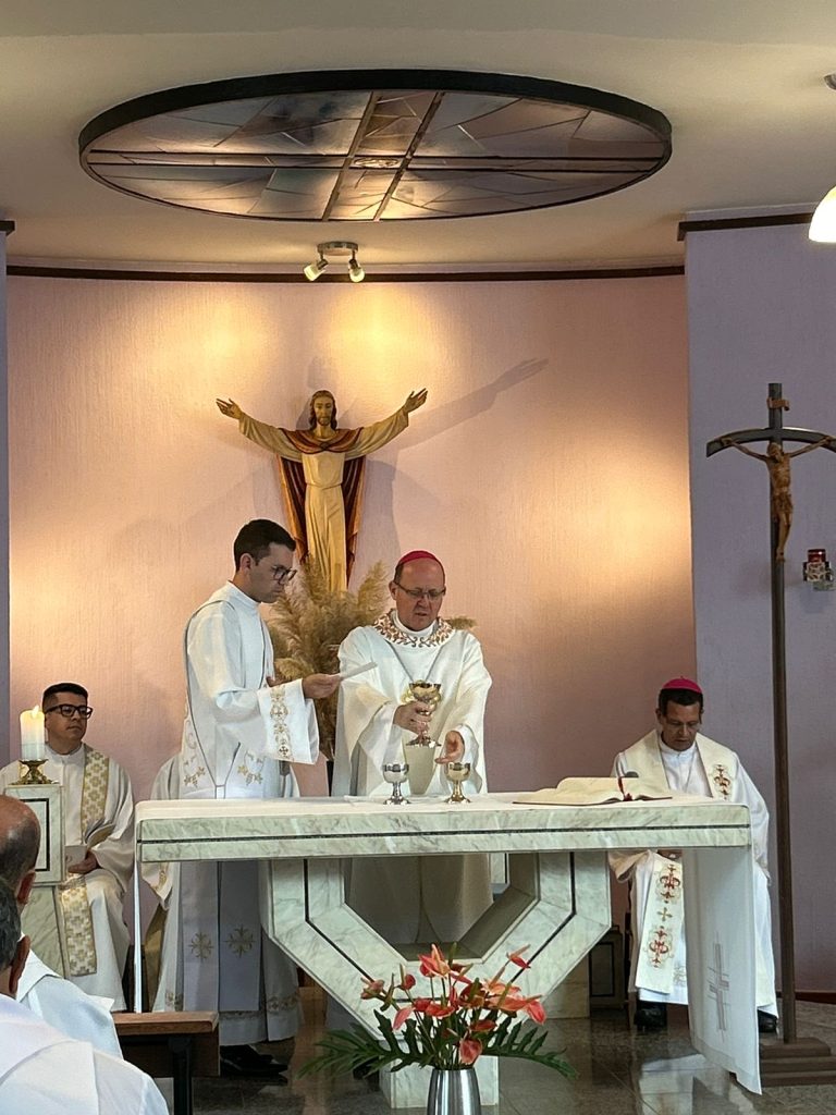 b648970a-5073-4a9b-8638-951f9248c451