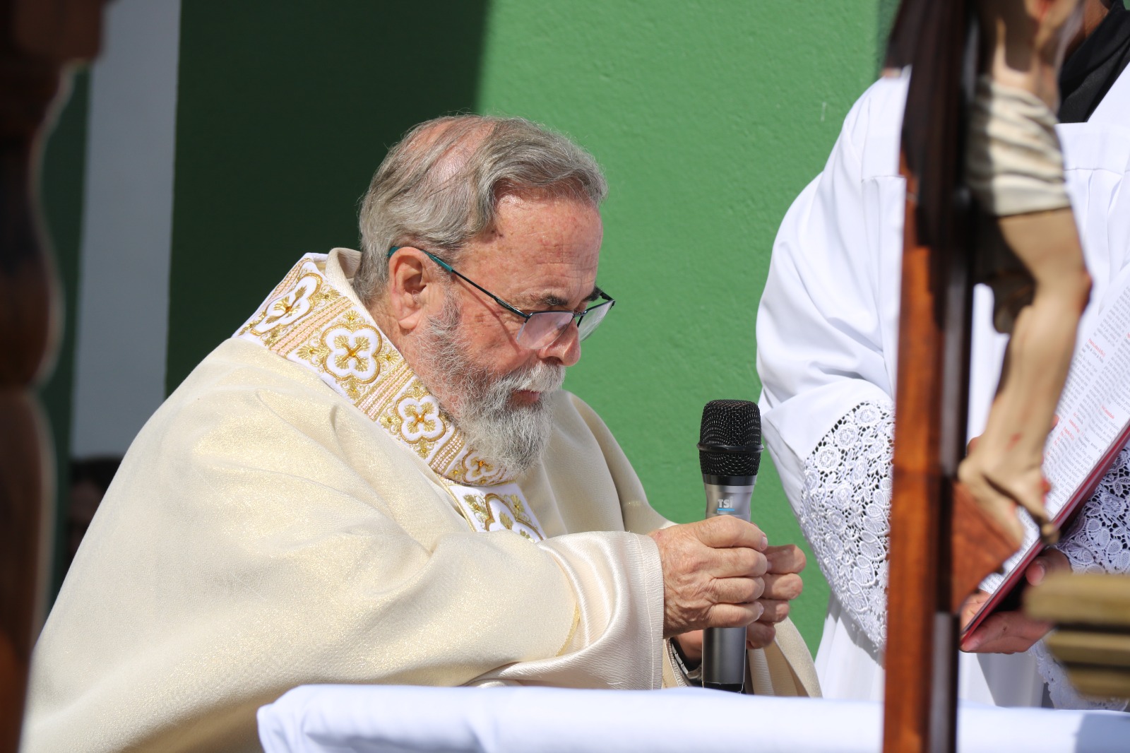 f86a4ef7-2824-4b6e-b05c-6578fb6c7c60