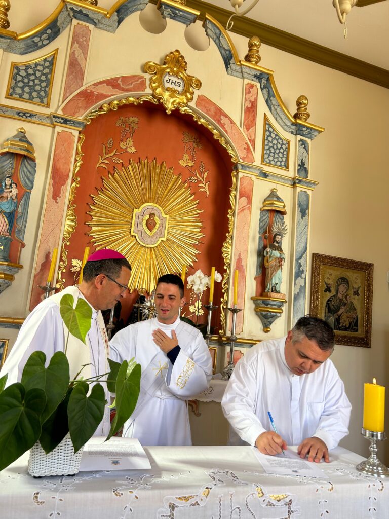 454b40fa-2328-434e-af43-fdf1c4799822