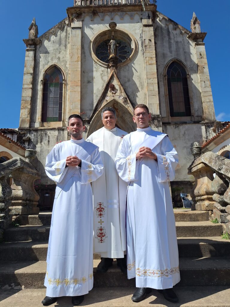 7a6145eb-cf01-484e-94e9-30583e6500ab (1)