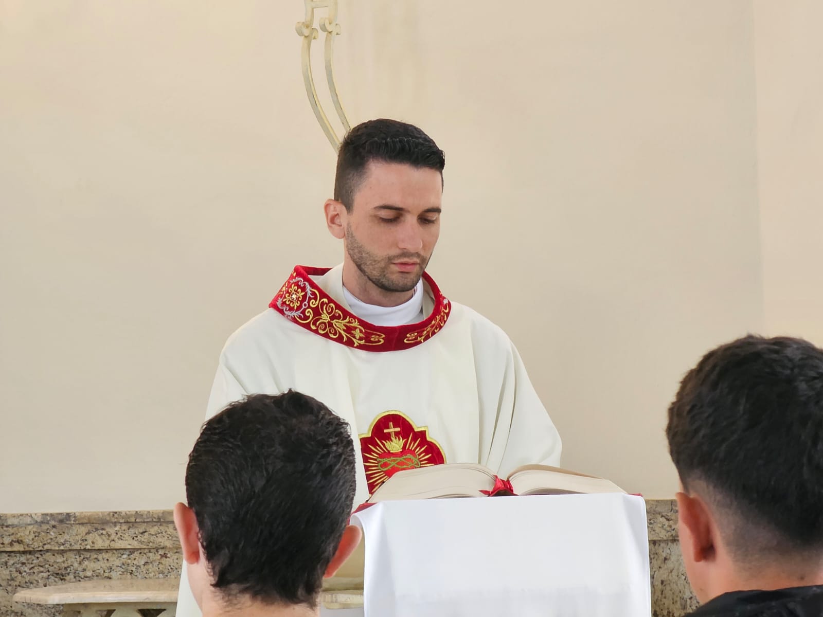 404d669b-f41d-46d8-aed8-efa976fd2d4d