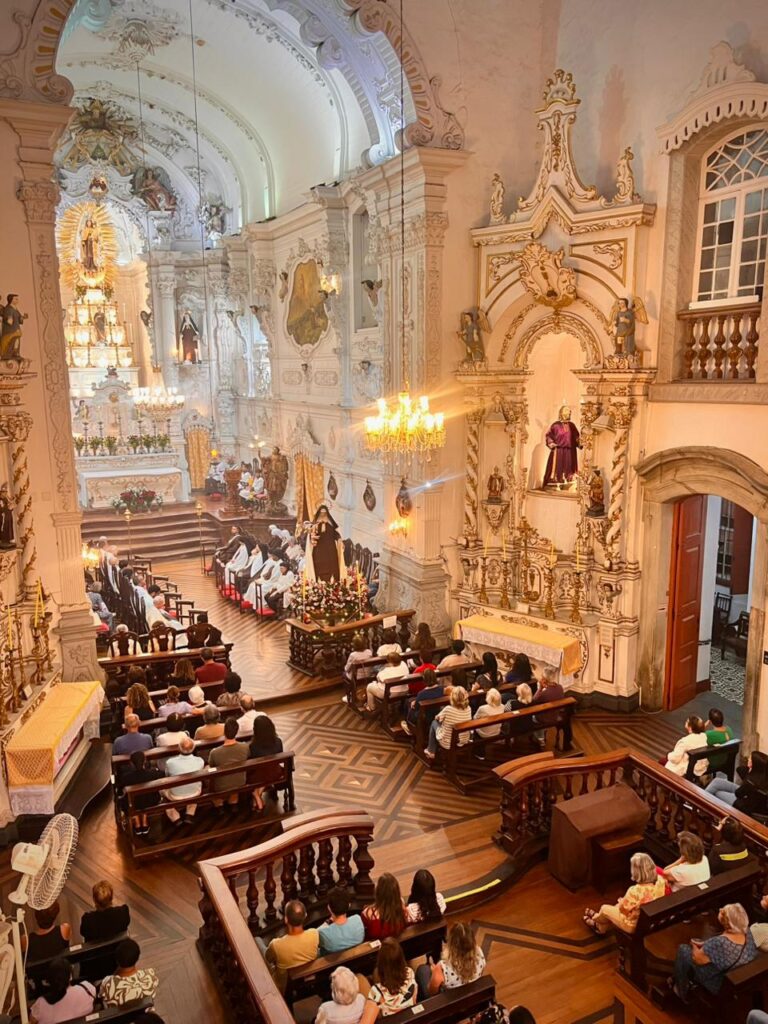 f4fb5329-c993-4300-b9f7-fa8cd893a81a