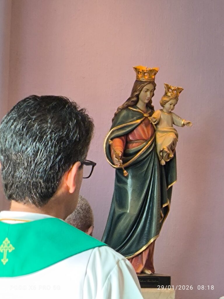 992b975f-e808-496a-a5f5-4623f8f6324d